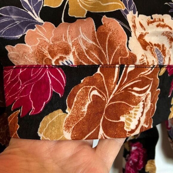 BOG BAND OF THE FREE - NWT - L Sz S “Camille “ Black Berry Crossover Crop Top - Picture 11 of 16